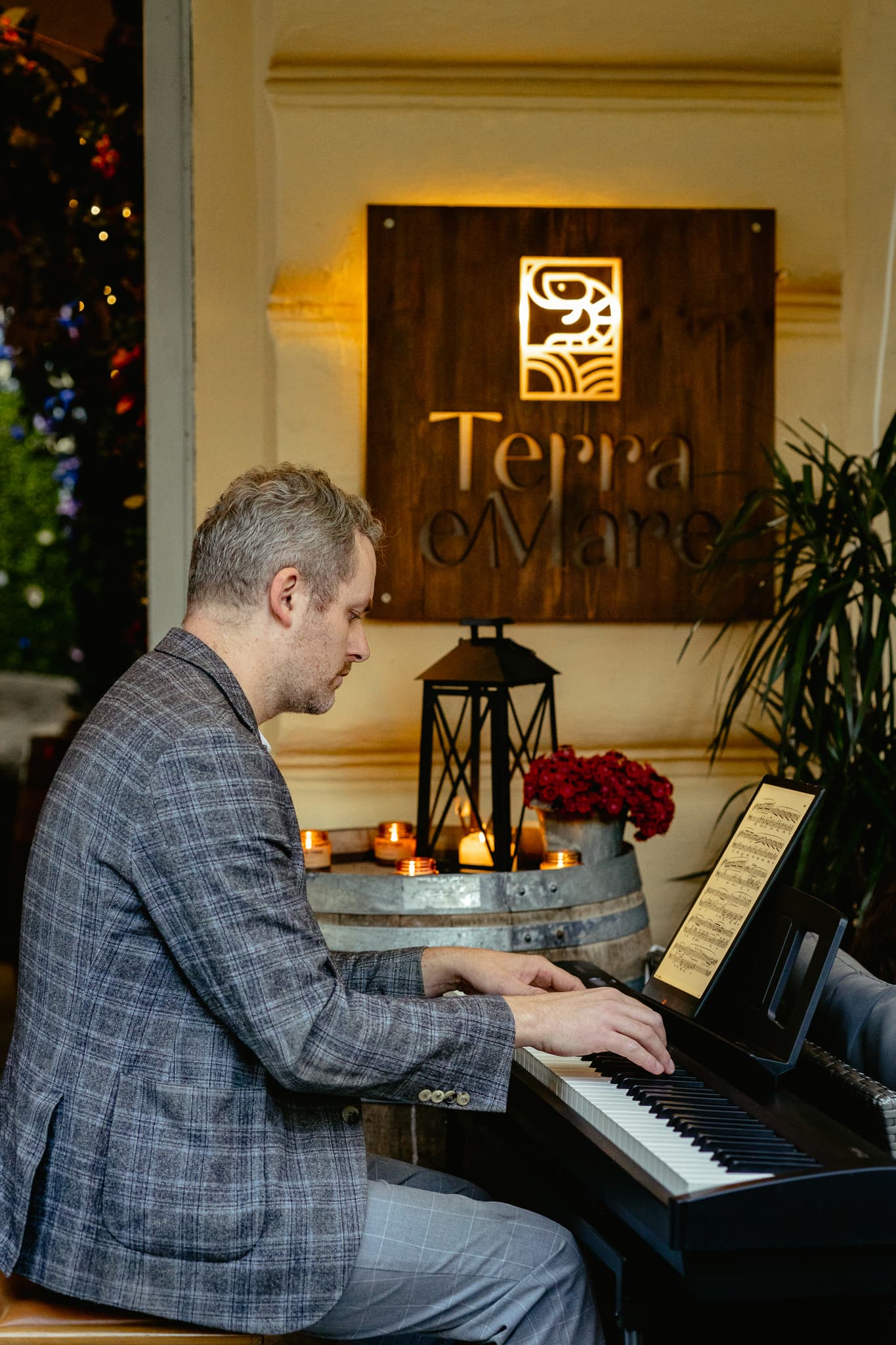 An evening with live piano